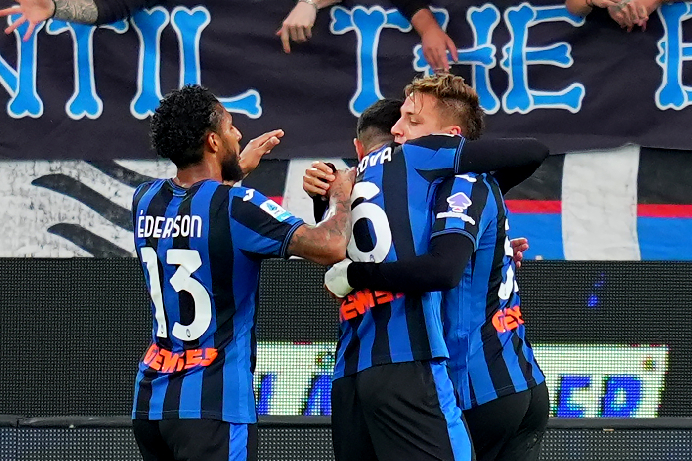 L'Atalanta supera il Genoa 5-1 con tripletta di Retegui: gli highlights del match